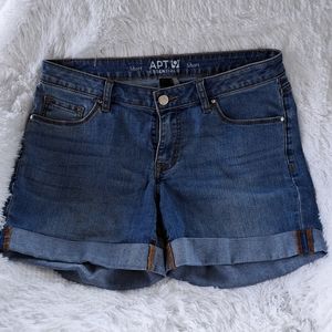 KOHL'S APT 9 LADIES JEAN SHORTS, SIZE 8